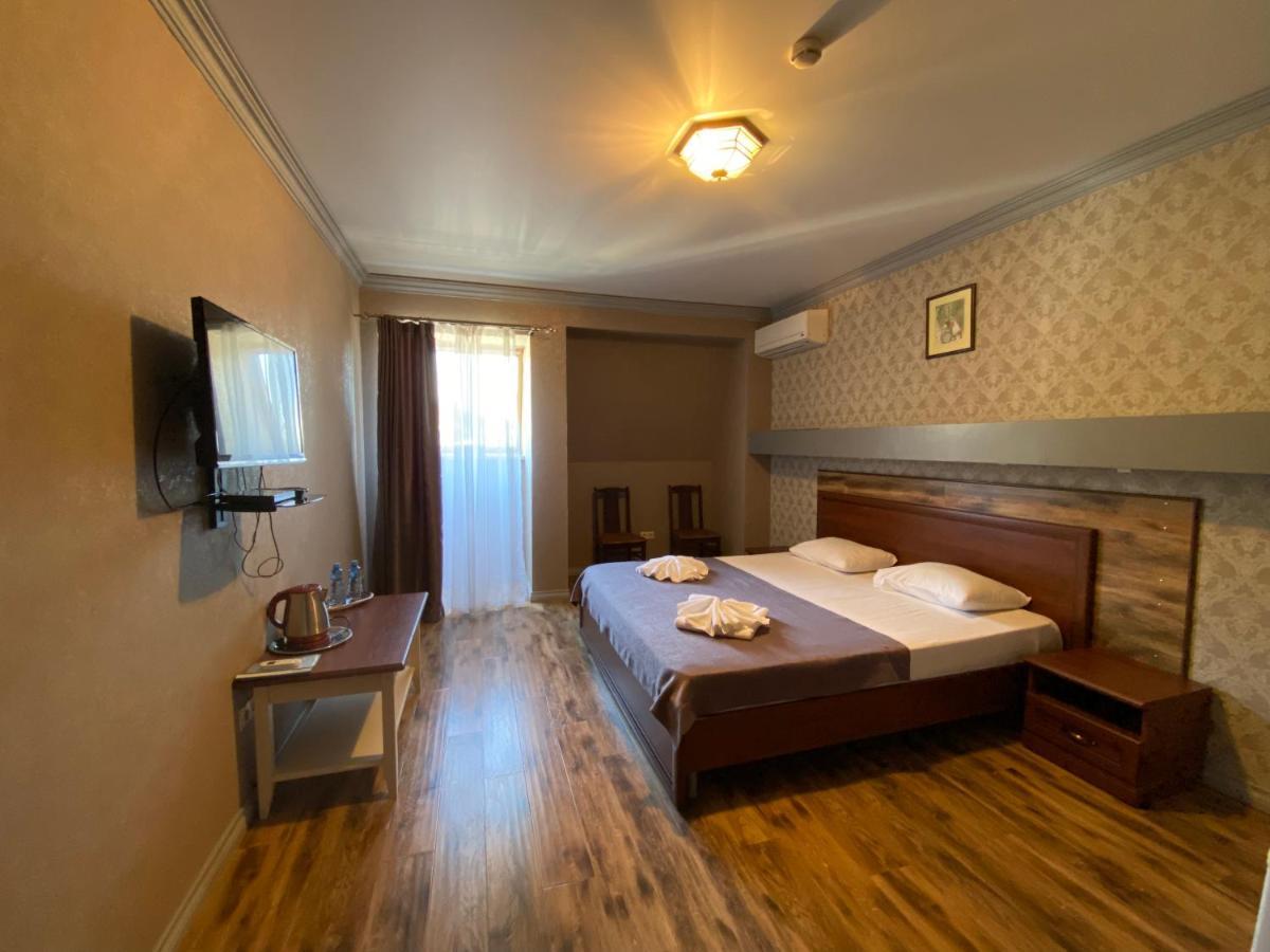 Spa Hotel Karakas Szuhumi Kültér fotó