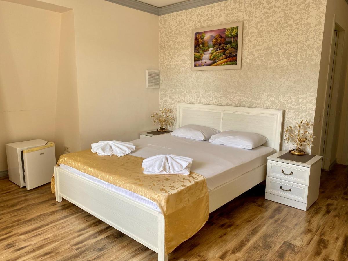 Spa Hotel Karakas Szuhumi Kültér fotó