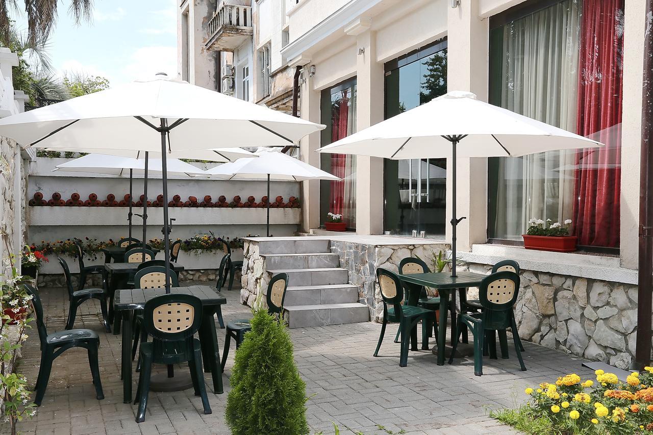 Spa Hotel Karakas Szuhumi Kültér fotó